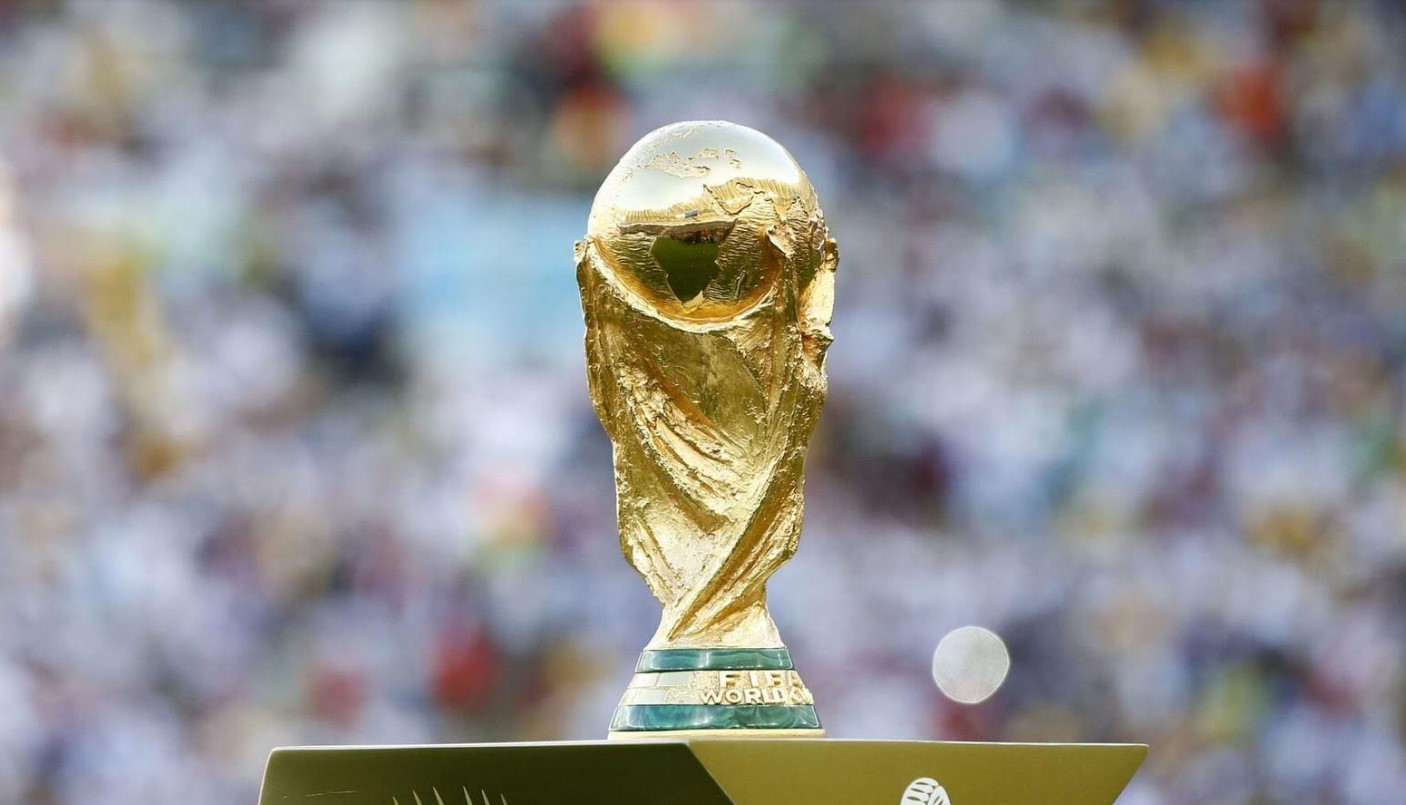 Top 10 best football strikers in history